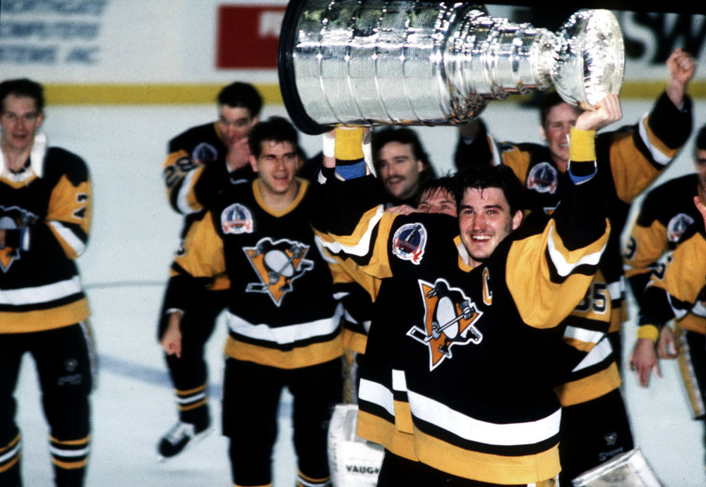 Not-so-humble Mario Lemieux shows off full trophy case while putting on  Penguins' first Reverse Retro jersey