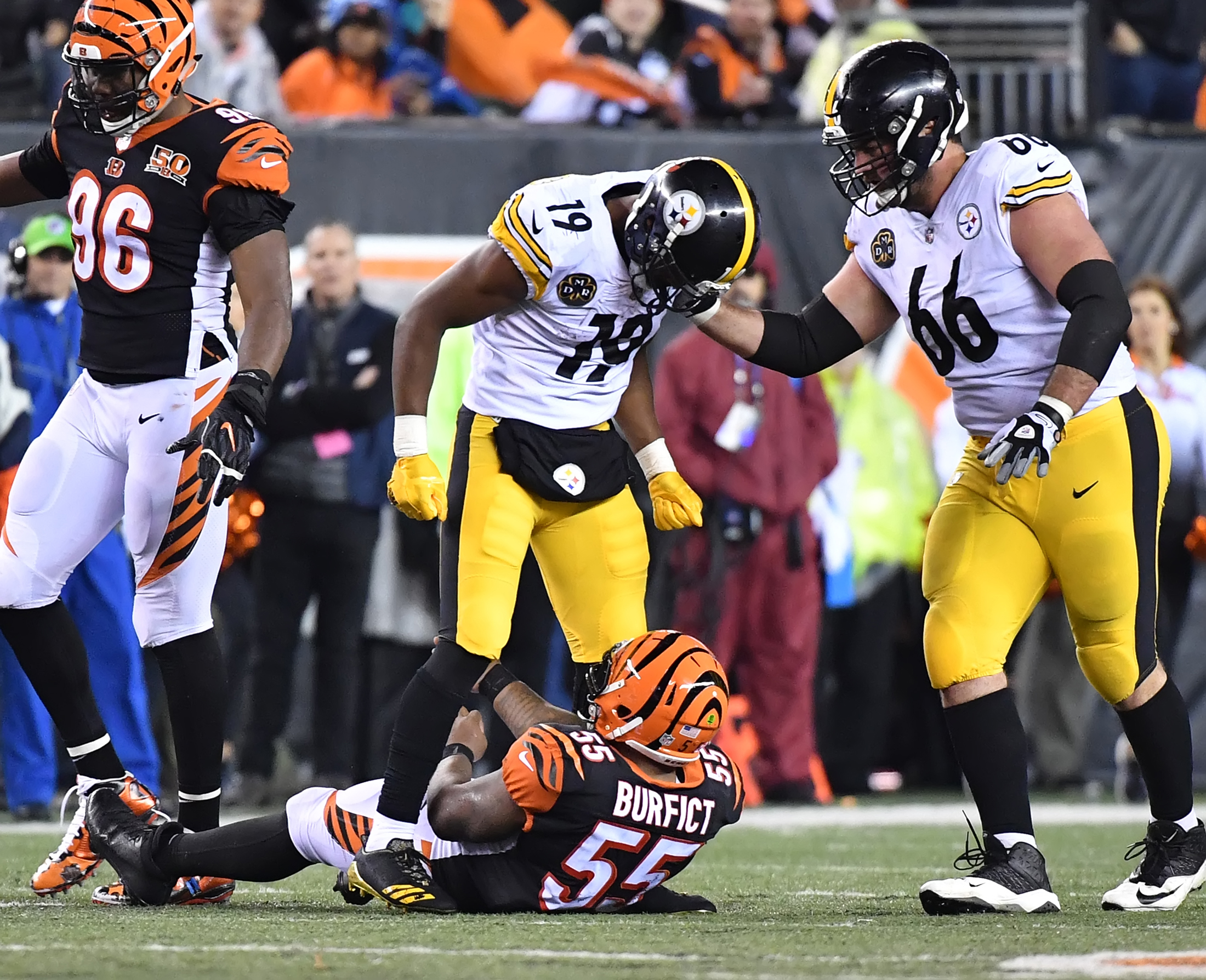 Steelers Battle The Bengals In Cincinnati, To Win 23-20, December 4 ...