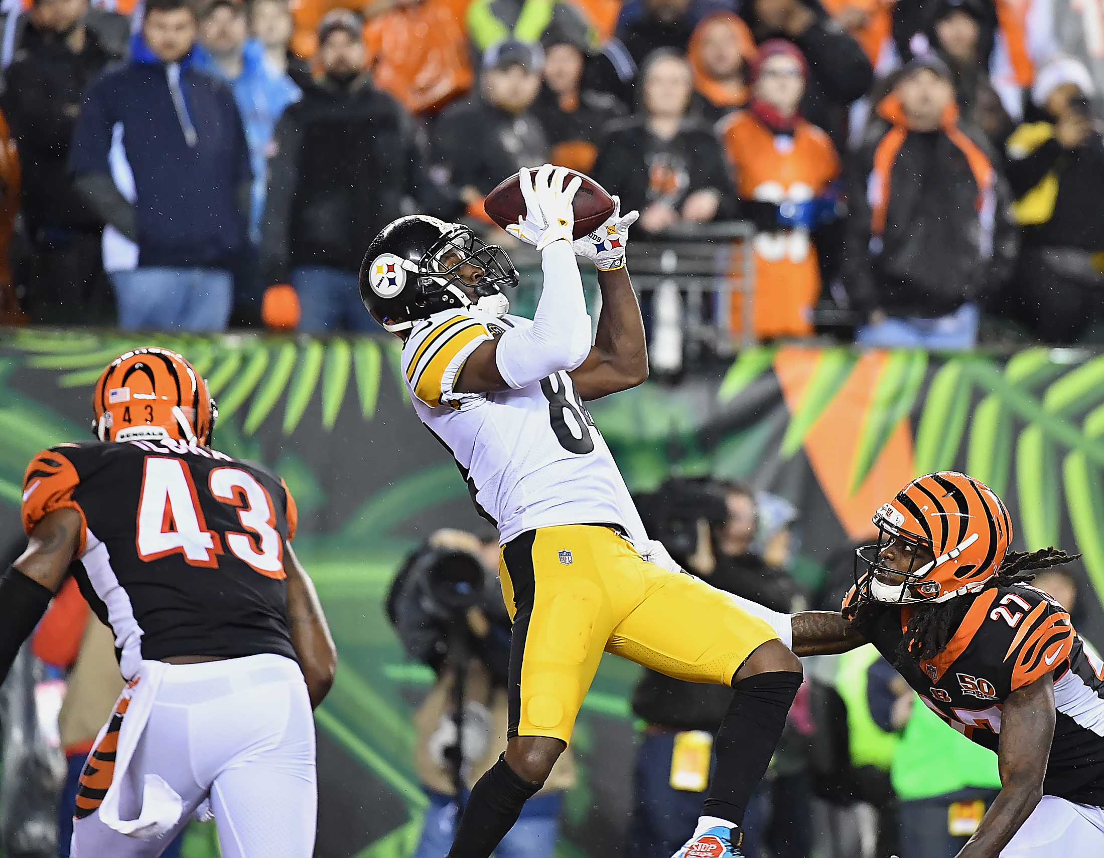 Steelers Battle The Bengals In Cincinnati, To Win 23-20, December 4 ...